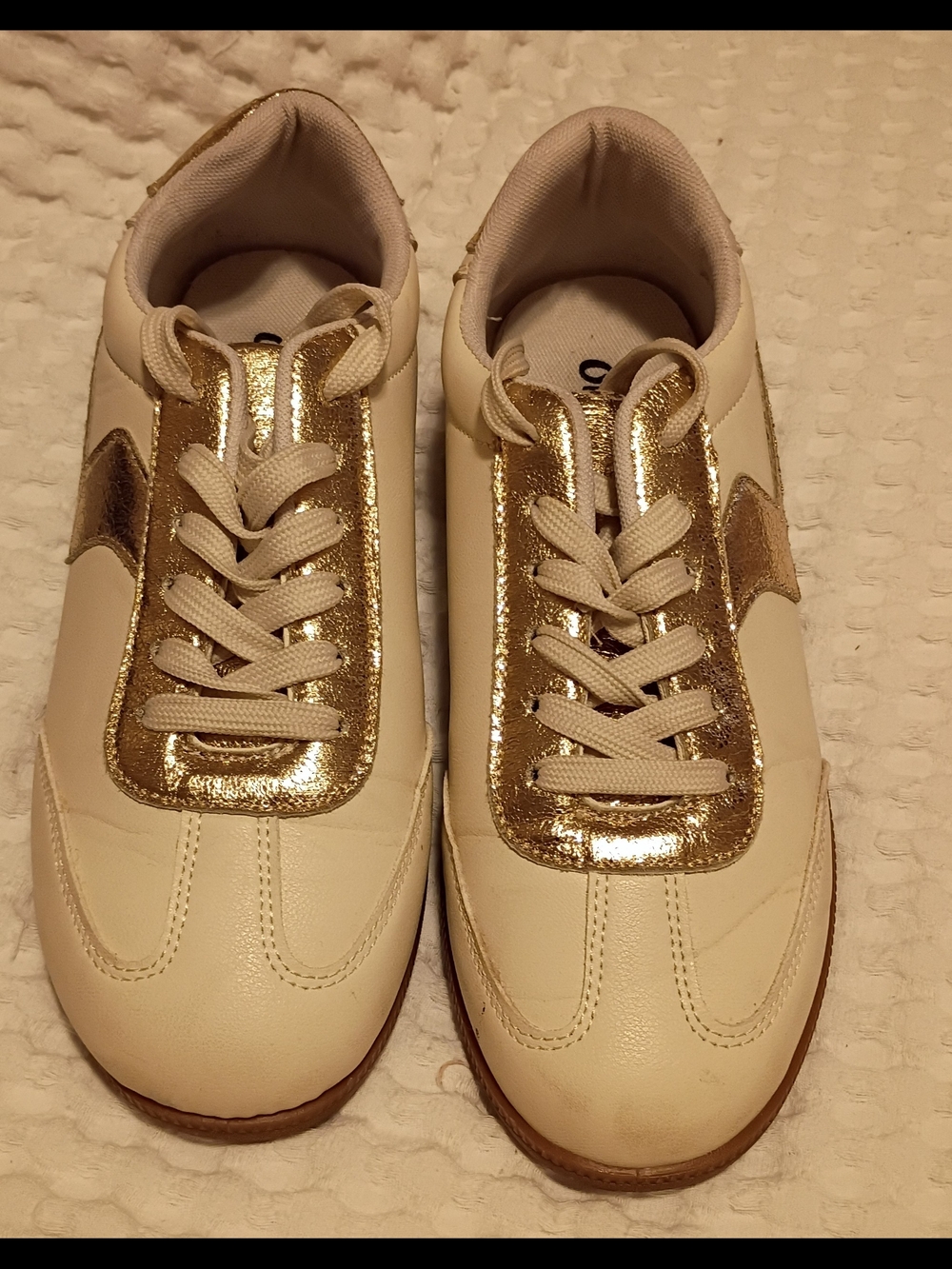 Outwoods Women's Cream and Gold Casual Sneakers